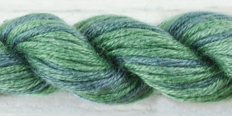 2315 Нитки ручного окрашивания OwlForest на основе ПНК, пасма 8 метров, Морская капуста